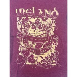Irish Memories T-shirt Women's M Red Graphic Tee